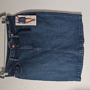 NWT Riders by Lee Knee Length Denim Skirt with Belt